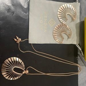 Kendra Scott Rose gold necklace and earring set only worn once